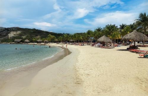 Sint Michiel Villa | Blue Bay BEACH Villa 25 3-min beach-pool-golf