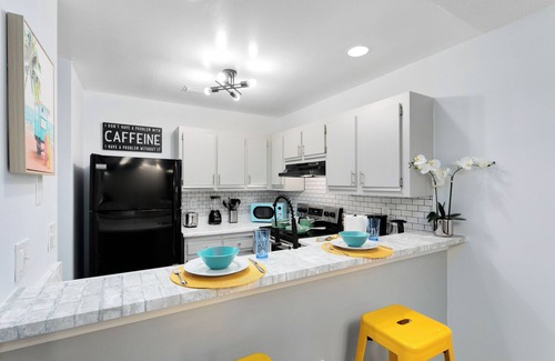 Titusville Apartment | *Blue Bliss* *NASA*, Pool, BBQ, Gym, Arcade, Patio