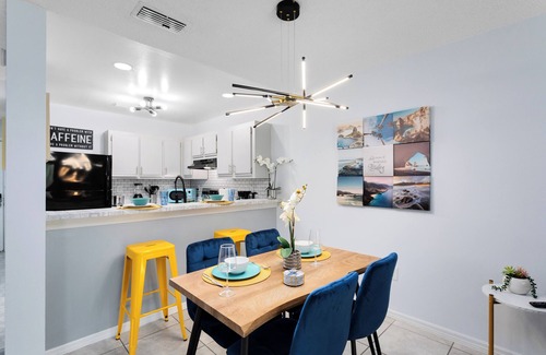 Titusville Apartment | *Blue Bliss* *NASA*, Pool, BBQ, Gym, Arcade, Patio