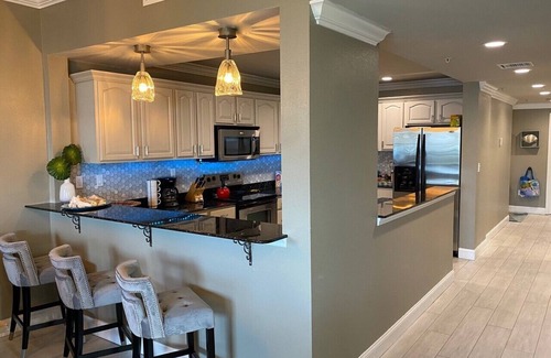 Estate Enighed Condo | Blue Chair Life 3BR at Grande Bay Resort