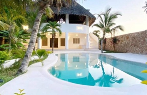 Watamu Villa | Blue Diamond Villa Watamu: Double Room with Private Bathroom