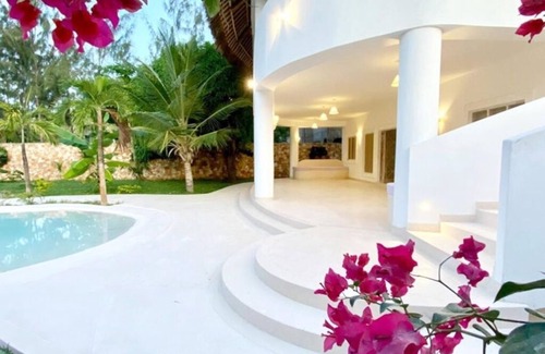 Watamu Villa | Blue Diamond Villa Watamu: Double Room with Private Bathroom
