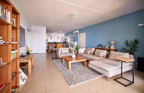 Sint Michiel Apartment | Blue Emerald Ocean's 8