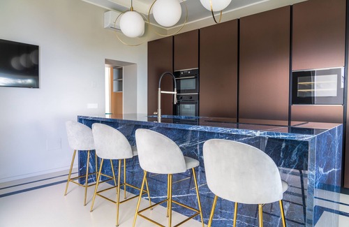 Tiberio Apartment | Blue Essence