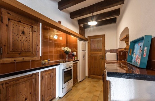 Cala San Vicente Ski Chalet | Blue fisherman house 3 By home villas 360