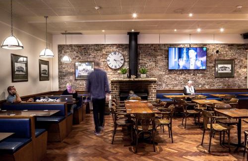 Waitara Hotel | Blue Gum Hotel