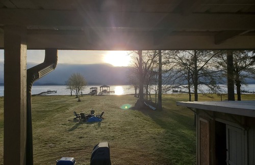 Chandler House | Blue Haven Lake Palestine Tx , Dock with Sundeck Sleeps 6
