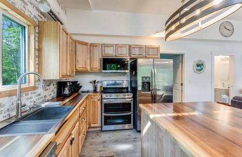 New Tazewell Cabin | Blue Haven Paradise Island