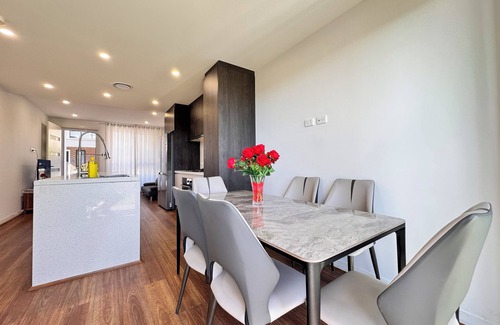 Marsden Park House | Blue Haven Retreat - Marsden Park Townhouse