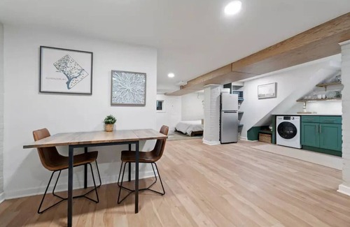 Mount Pleasant House | Blue House by the Zoo - Mt. Pleasant-AdMo-CoHi