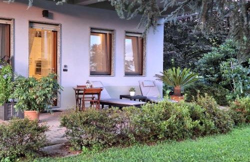 Borgomanero Apartment | Blue House