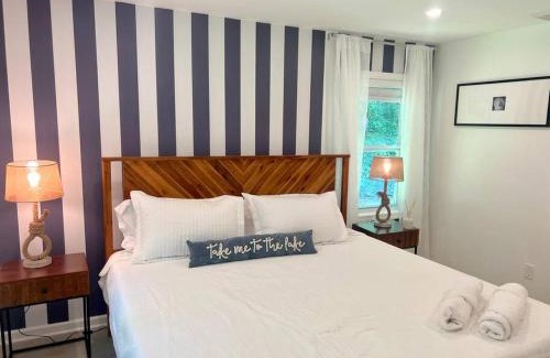 New Fairfield Ski Chalet | Blue House, King Bed, Grill, Pool Table, Air Hockey, Ping Pong