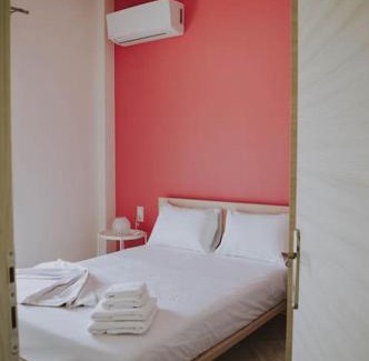 Pidima Kyras Apartment | Blue in Green North