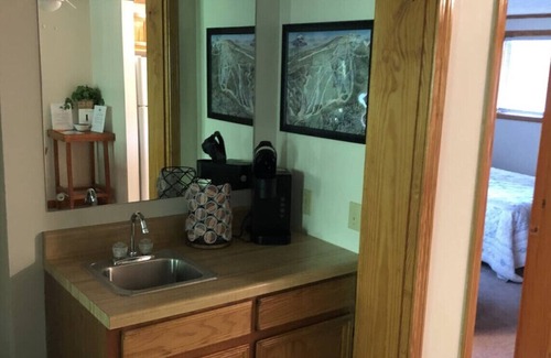 Claysburg Condo | Blue Knob Condo - 2/Queen Bedrooms, 2/Full Baths, Indoor Pool, Wet Bar & WiFi