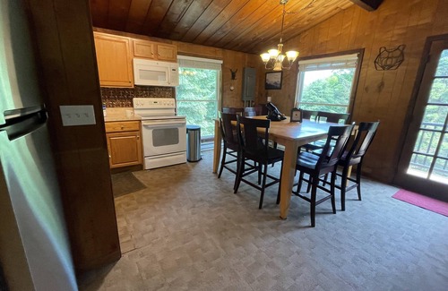 Queen House | Blue Knob Mountain Top Chalet
