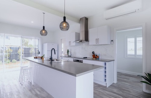 Harrington House | Blue Lagoon Hamptons Style Holiday Home facing the Lagoon at Harrington