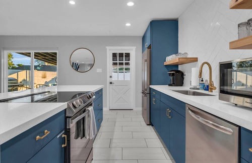 Scottsdale Estates Nine House | Blue Lagoon - HTD Pool, Ping Pong, Old Town 1mile