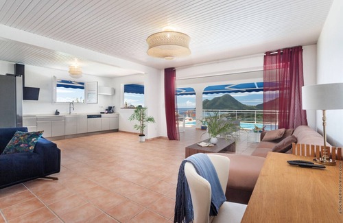 Le Diamant Villa | Blue Line