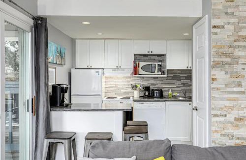 Craigleith Apartment | Blue Mountain Hideaway at North Creek Resort