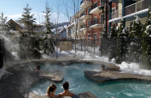 The Blue Mountains Hotel | Blue Mountain Resort Mosaic Suites