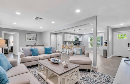 Pinellas Park House | Blue Oasis Retreat – 3BR/2BA w/Private Pool & Outdoor Fun