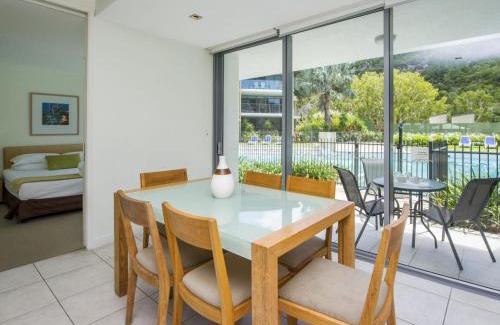 Nelly Bay Apartment | Blue on Blue Apartment 1011