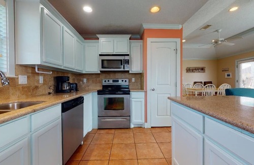 Crystal Beach House | Blue Oyster: 2 BR, 1 BA House in Crystal Beach, Sleeps 6