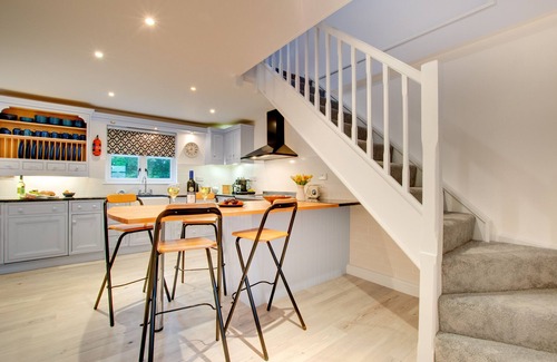 Waren Mill House | Blue Poppy House - Four Bedroom House, Sleeps 8