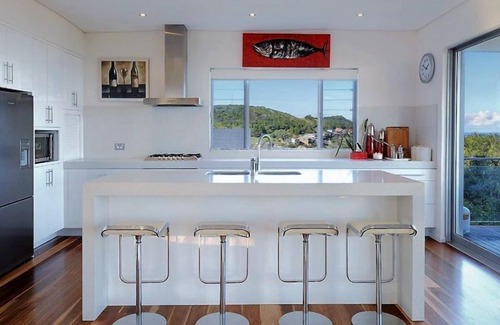 Gerroa House | BLUE SALT-Great water views. Wood Fire. Lower rates & 3 for 2 nights in winter.