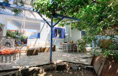 Skala Eresou Apartment | Blue Seaside Spacious Maisonette