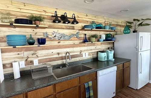Surfside Beach House | Blue Skies and just steps to the ocean, recent remodel, 3 bedrooms