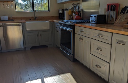 Sea Ranch Cottage | Blue Sky, light-filled cottage on the hillside