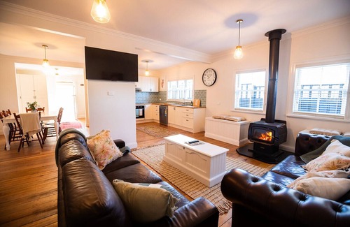 Taralga Cottage | Blue stone cottage Taralga boutique accommodation
