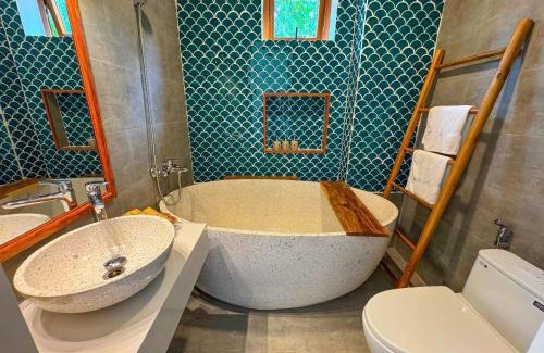 Cam Pho Bed & Breakfast | Blue Tropical House Hội An