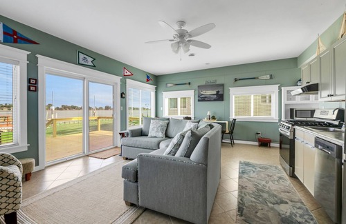 Clyde House | Blue Water Bungalow :Fall Foliage and Riverfront Views Newly LIsted 2025!