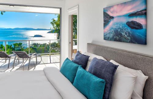 Hamilton Island Apartment | Blue Water Views 16 - 3 Bedroom Penthouse with Ocean Views