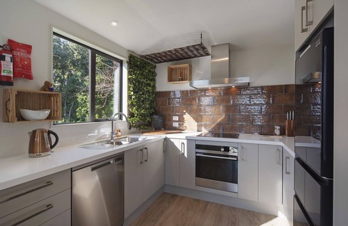 Tahunanui House | Blue Water Views - Modern, Sun-filled & Offers Fantastic Views over Tasman Bay.
