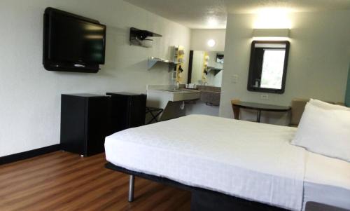 Beeville Hotel | Blue Way Inn & Suites By Jasper Beeville