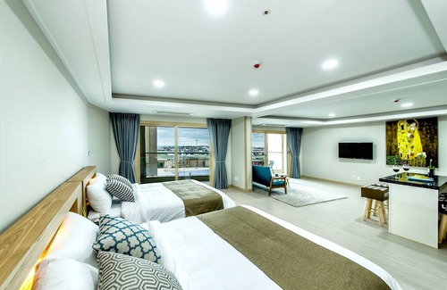 Aewol Hotel | Blue Whale Resort