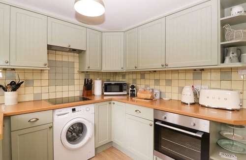 Cerne Abbas Cottage | BLUEBERRY COTTAGE, family friendly, with open fire in Cerne Abbas