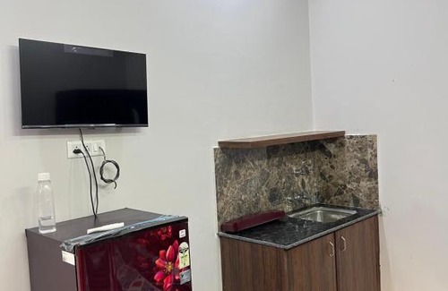 Phagwara House | BLUEBERRY PG