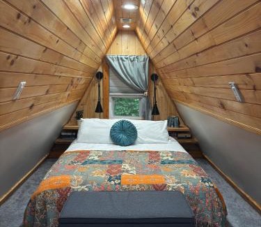 Mount Jackson House | Bluebird Cabin - Cozy A-Frame Retreat