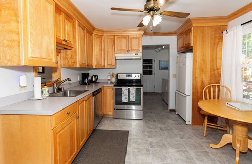 Vermilion House | Bluebird's Road to Happiness
