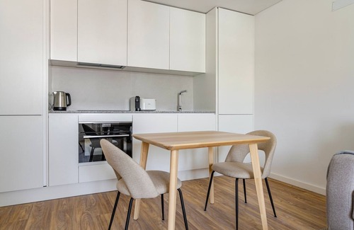 Casal da Ladeira Apartment | Blueground | Alvalade, balcony, nr Campo Pequeno