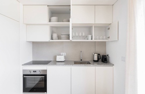 Casal da Ladeira Apartment | Blueground | Alvalade, balcony, nr Campo Pequeno