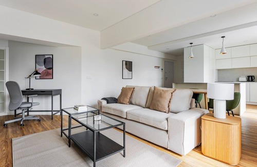 Casal da Ladeira Apartment | Blueground | Alvalade, balcony, nr Campo Pequeno