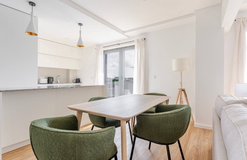 Casal da Ladeira Apartment | Blueground | Alvalade, balcony, nr Campo Pequeno