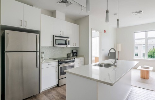Cambridgeport Apartment | Blueground | Cambridgeport, rooftop, nr MIT