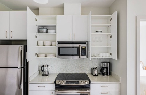 Cambridgeport Apartment | Blueground | Cambridgeport, rooftop, nr MIT