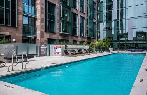 Civic Center Apartment | Blueground | Civic Center, pool, nr Civic Center Plaza